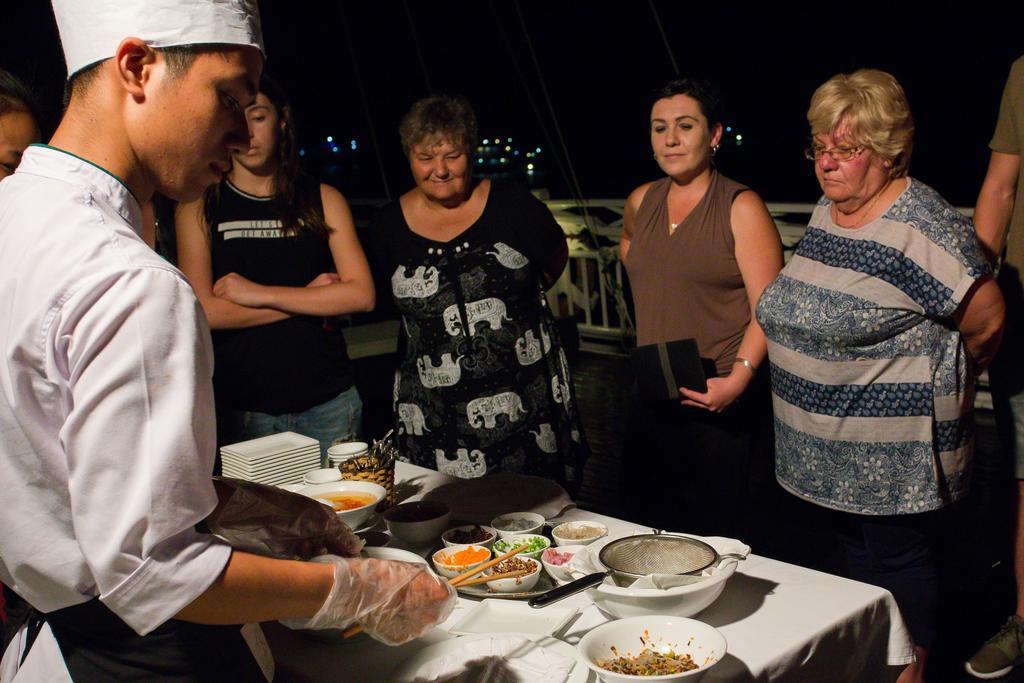 Syrena Cruises Hotel Hạ Long-öböl Kültér fotó