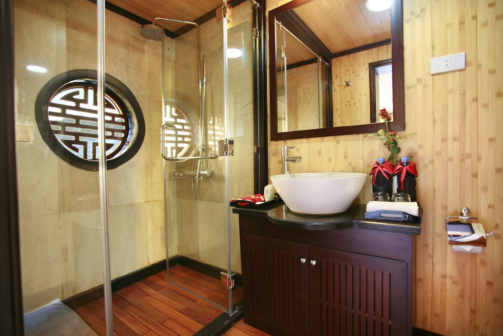 Syrena Cruises Hotel Hạ Long-öböl Szoba fotó